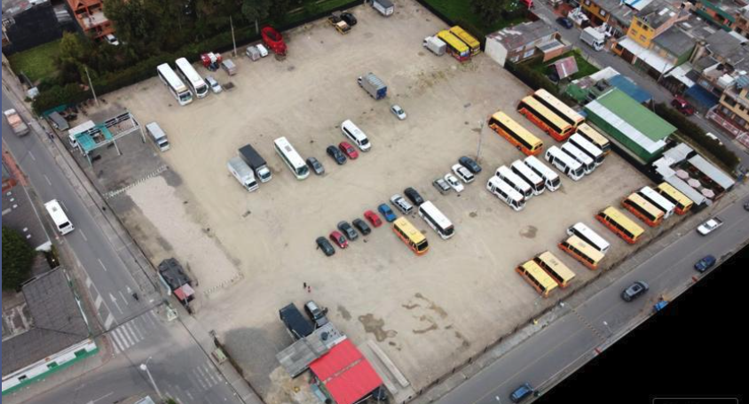 Vista aérea del lote esquinero en Chía