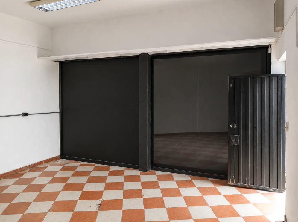 Local comercial incluido